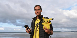 Erster Mann kündigt seinen Job um Pokemon Meister zu werden